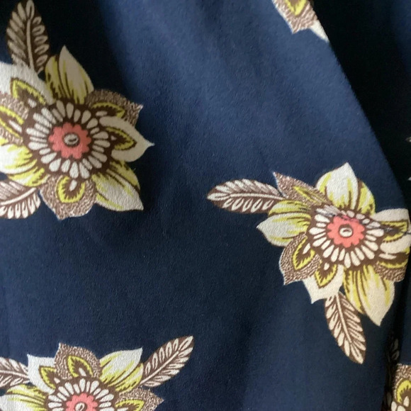 Loft blouse size small - Picture 3 of 6